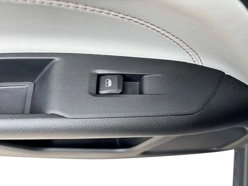 Used 2023 Jeep Compass Limited w/ Sun and Sound Group AWD/4WD image 27