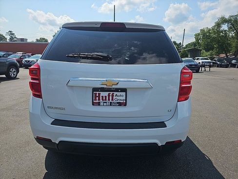 Used 2017 Chevrolet Equinox LT FWD image 4