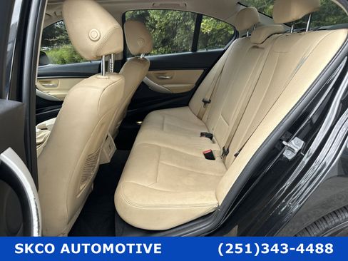 Used 2018 BMW 320i Sedan w/ Premium Package image 14