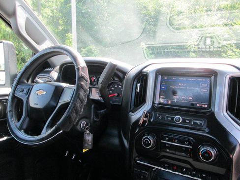 Used 2021 Chevrolet Silverado 2500 W/T w/ WT Fleet Convenience Package image 8
