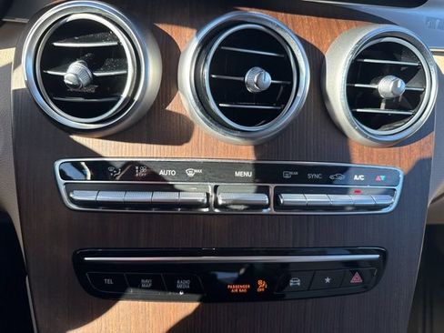 Used 2022 Mercedes-Benz GLC 300 4MATIC image 13