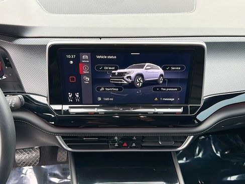 Used 2024 Volkswagen Atlas Cross Sport SEL image 29