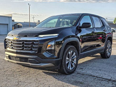 Used 2026 Chevrolet Equinox LT AWD/4WD image 3