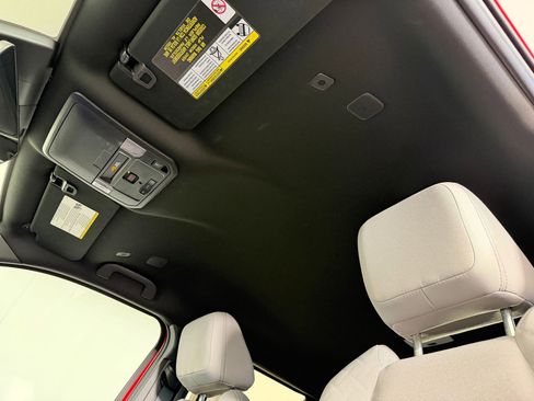 Used 2024 Toyota Tacoma SR5 AWD/4WD image 13