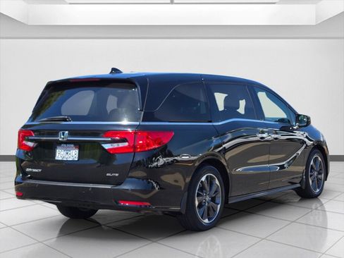Used 2023 Honda Odyssey Elite image 5