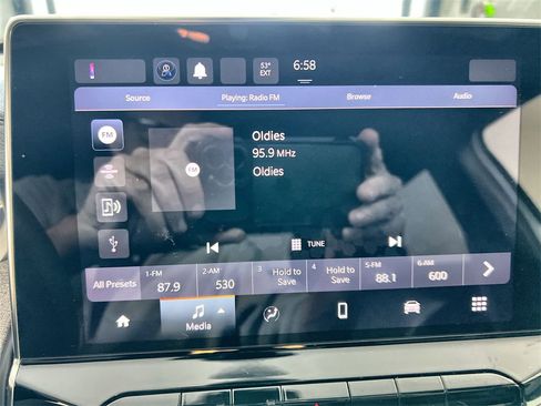 Used 2024 Jeep Compass Latitude image 12