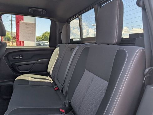 Used 2023 Nissan Titan SV w/ SV Convenience Package AWD/4WD image 9