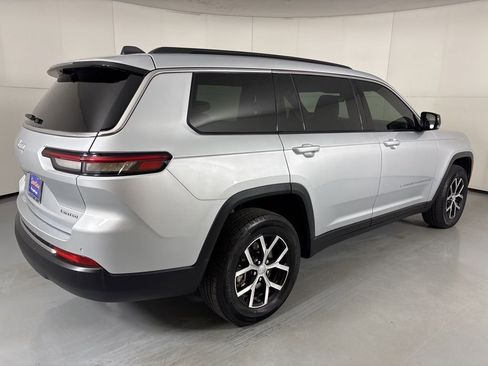 Used 2024 Jeep Grand Cherokee L Limited w/ Luxury Tech Group II image 8