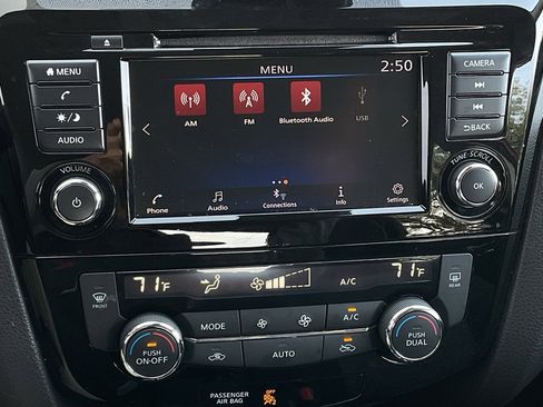 Used 2022 Nissan Rogue Sport SV image 28