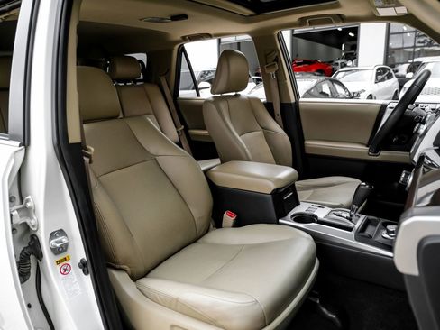 Used 2015 Toyota 4Runner Limited image 39