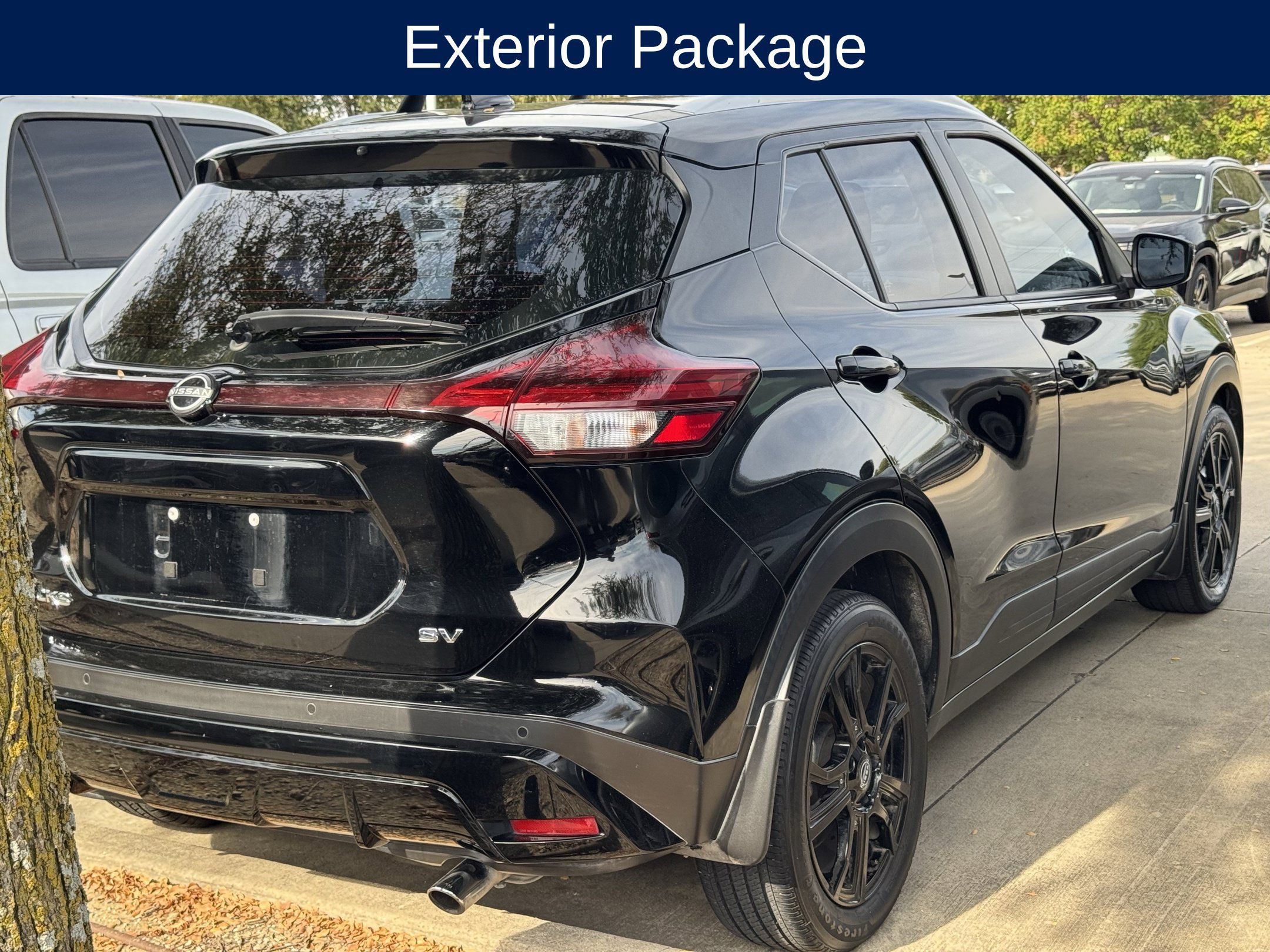 Used 2023 Nissan Kicks SV w/ Exterior Package FWD image 2