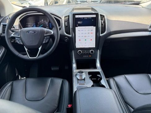 Used 2022 Ford Edge Titanium AWD/4WD image 11