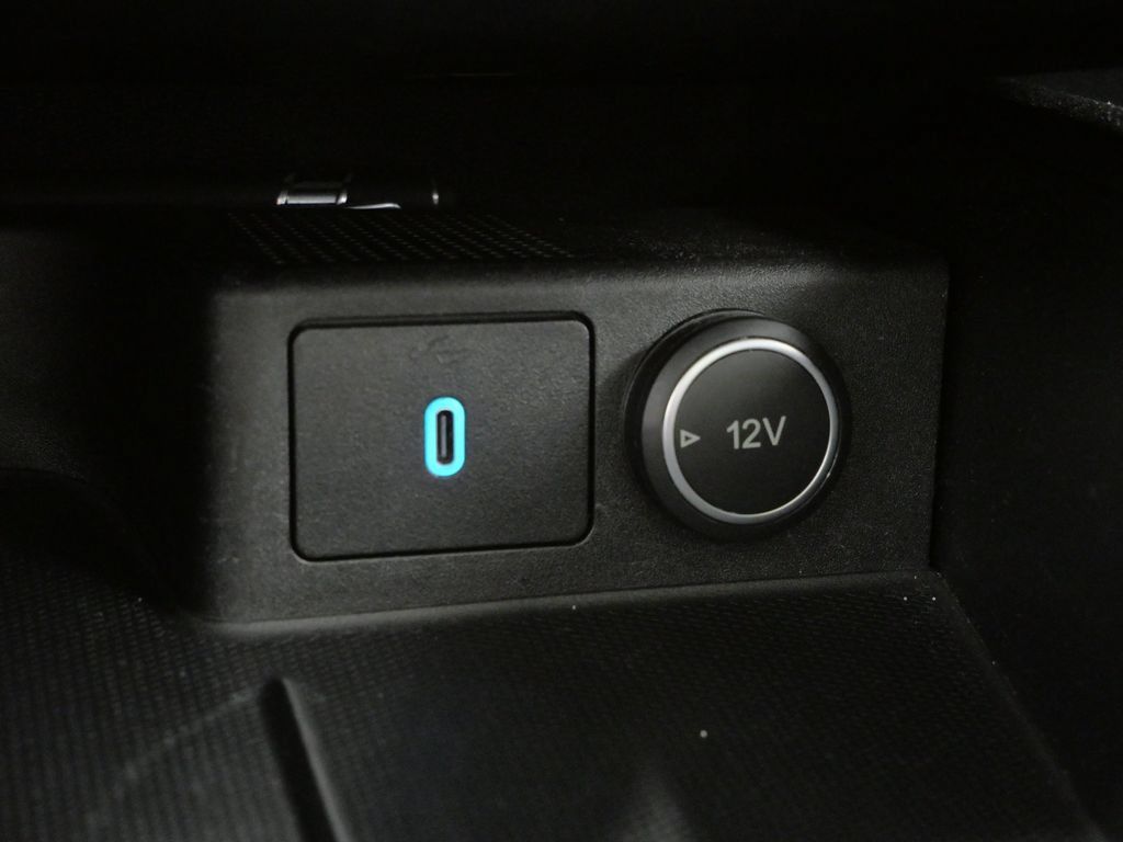 Used 2020 Ford Escape Titanium AWD/4WD image 28
