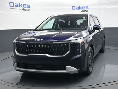 New 2026 Kia Carnival FWD image 4