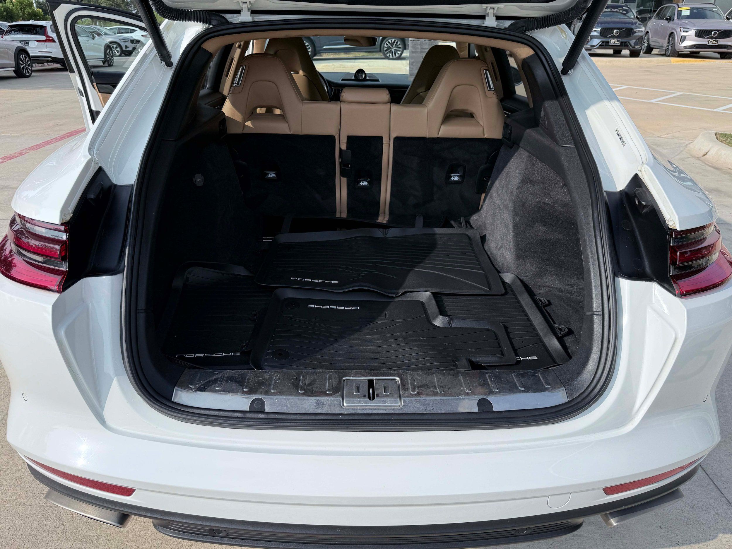 Used 2020 Porsche Panamera 4 AWD/4WD image 28