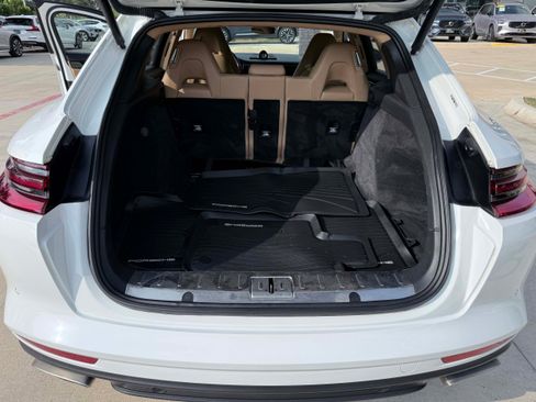 Used 2020 Porsche Panamera 4 AWD/4WD image 28