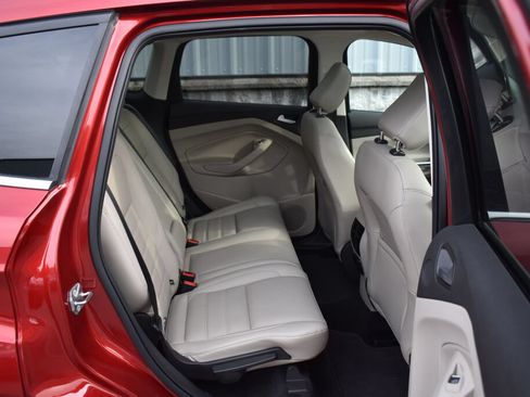 Used 2019 Ford Escape Titanium AWD/4WD image 23