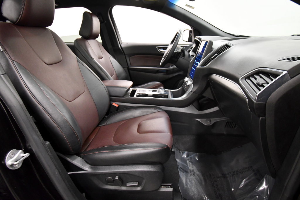 Used 2021 Ford Edge Titanium w/ Equipment Group 301A AWD/4WD image 19