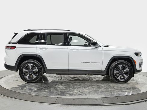 Used 2024 Jeep Grand Cherokee Limited 4xe image 8