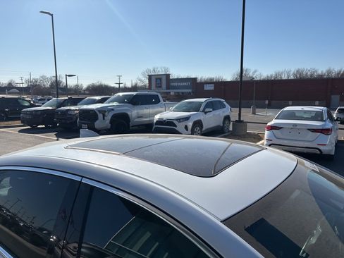 Used 2016 Chevrolet Malibu Premier w/ Driver Confidence Package II image 5