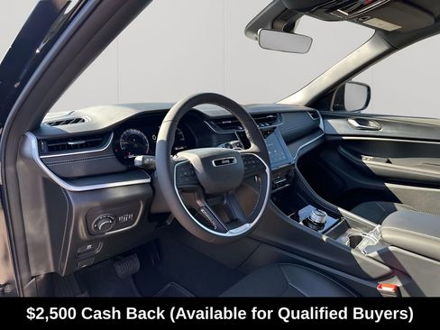 New 2025 Jeep Grand Cherokee L Altitude RWD image 32