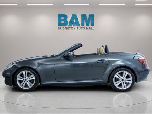 Used 2010 Mercedes-Benz SLK 300 image 4