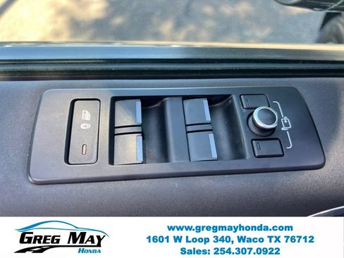 Used 2019 Land Rover Discovery SE AWD/4WD image 27