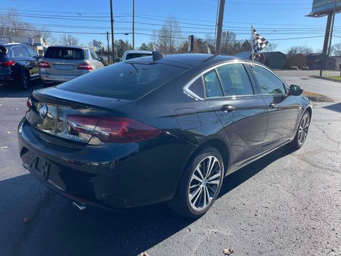 Used 2018 Buick Regal Essence w/ Driver Confidence Package #1 image 4