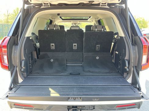 Used 2025 Ford Expedition Active AWD/4WD image 35