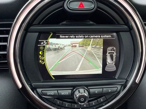 Used 2018 MINI Cooper 4-Door Hardtop FWD image 23