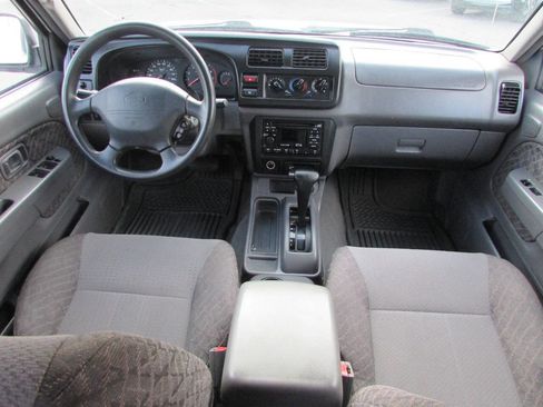 Used 2000 Nissan Xterra XE image 24