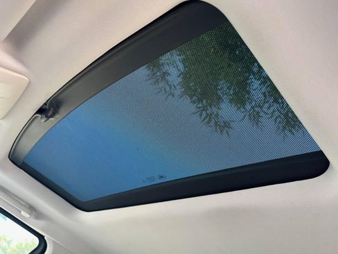 Used 2016 Land Rover LR4 HSE LUX image 26