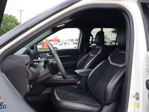 Used 2025 Ford Explorer ST AWD/4WD image 10