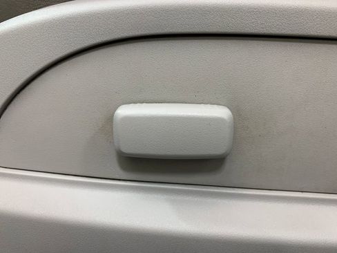 Used 2009 GMC Acadia SLT w/ Visibility Package image 19