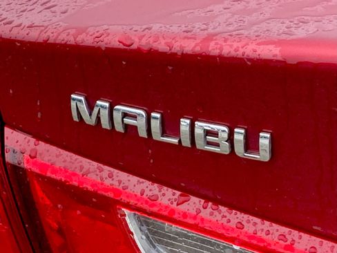 Used 2017 Chevrolet Malibu LT image 19