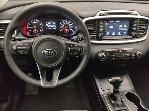 Used 2018 Kia Sorento LX image 22