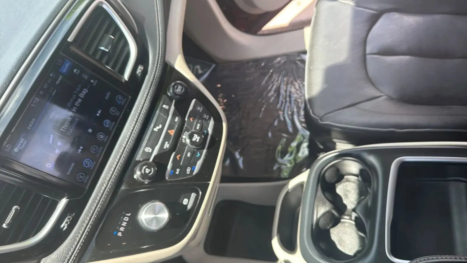 Used 2017 Chrysler Pacifica Limited FWD image 14