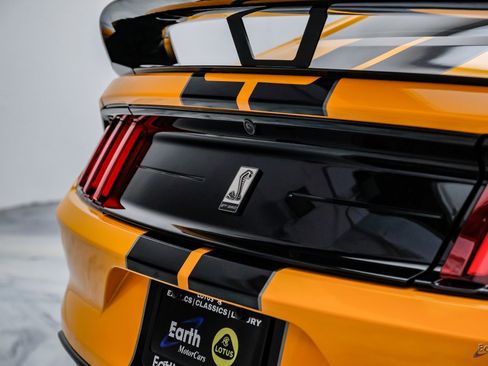 Used 2019 Ford Mustang Shelby GT350 w/ Technology Package RWD image 15