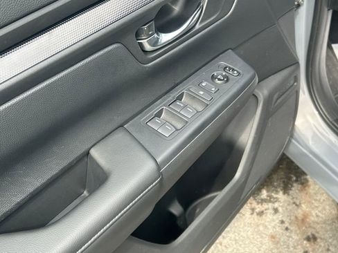 Used 2025 Honda CR-V LX image 12