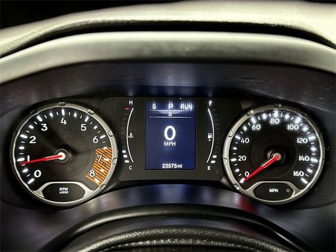 Used 2020 Jeep Renegade Latitude w/ Cold Weather Group image 15