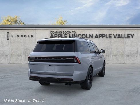 New 2026 Lincoln Navigator Reserve w/ Jet Appearance Package AWD/4WD image 8