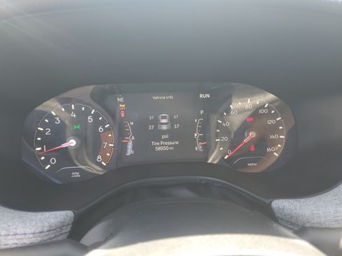 Used 2024 Jeep Compass Latitude AWD/4WD image 18