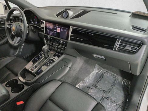 Certified 2025 Porsche Macan Turbo AWD/4WD image 23