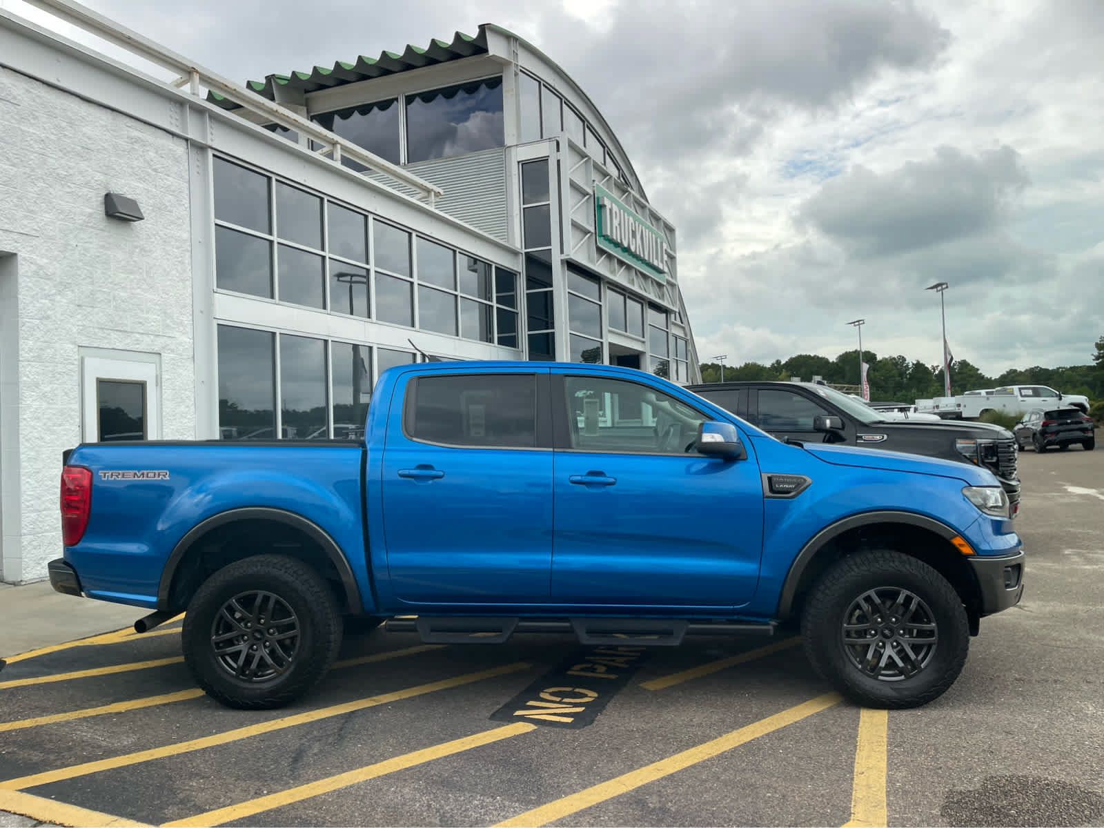 Used 2021 Ford Ranger Lariat w/ Tremor Off-Road Package AWD/4WD image 4