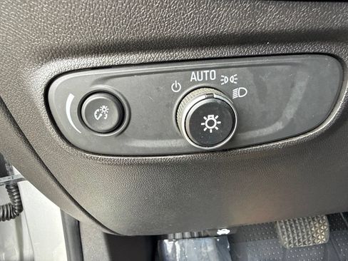 Used 2020 Chevrolet Equinox LS w/ LPO, Floor Liner Package FWD image 26