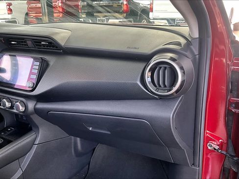 Used 2023 Nissan Kicks SV image 16