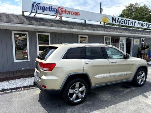 Used 2011 Jeep Grand Cherokee Limited w/ Trailer Tow Group image 3