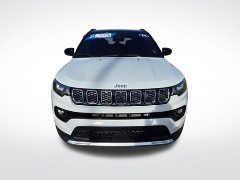 Used 2024 Jeep Compass Limited image 9