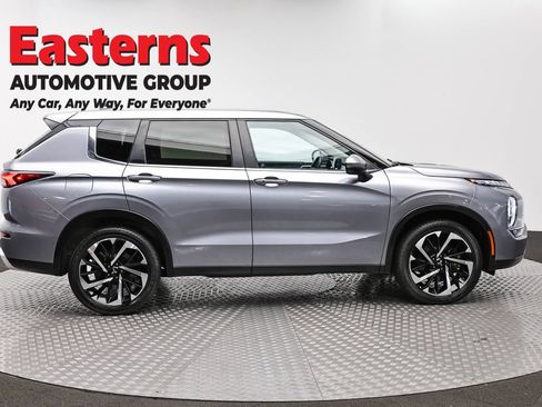 Used 2024 Mitsubishi Outlander SE FWD image 4