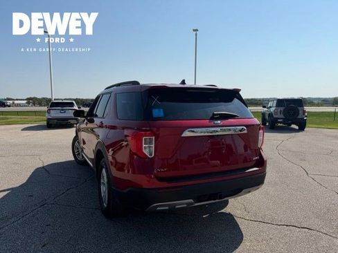 Used 2023 Ford Explorer XLT w/ Equipment Group 202A AWD/4WD image 11